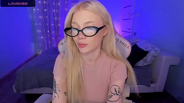 AnyaTaylor  online show from 02-07-26, 02:08