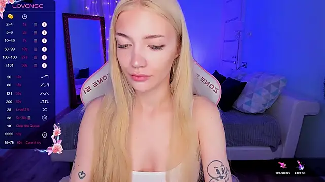 AnyaTaylor  online show from 10-18-25, 02:02