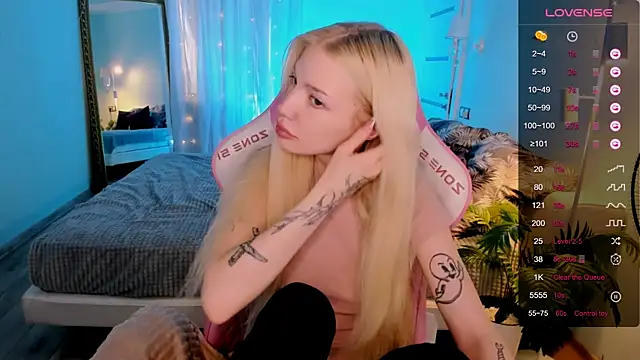 Snapshot of AnyaTaylor_ chatting on 05-31-26, 02:28 AnyaTaylor online show from 05-31-26, 02:28