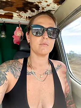 OdetteDelane online show from 10-16-25, 03:15