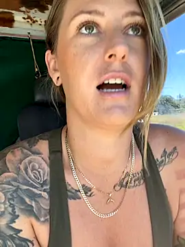 OdetteDelane online show from 10-21-25, 02:33