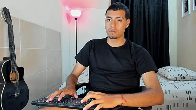 Snapshot of TeamPorn_19 chatting on 10-23-25, 05:39 TeamPorn 19 online show from 10-23-25, 05:39