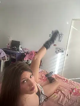 kendrafarq online show from 04-15-26, 07:51