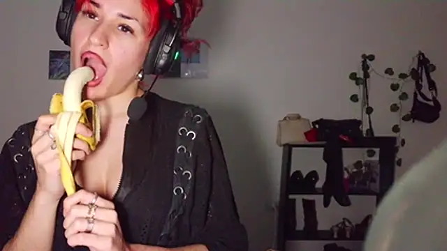 kendrafarq online show from 08-08-26, 10:50