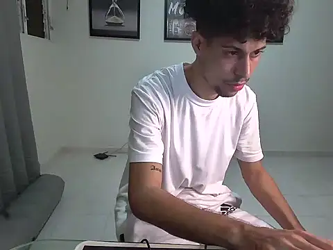 Dollarhot30 online show from 01-14-26, 04:49