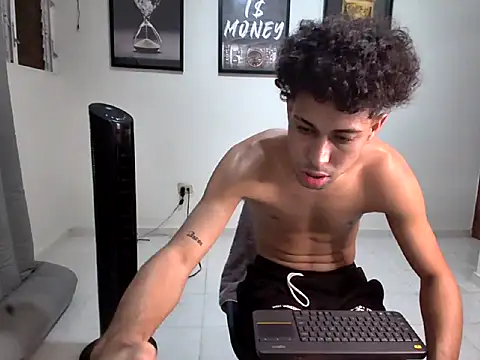 Dollarhot30 online show from 01-10-26, 01:56