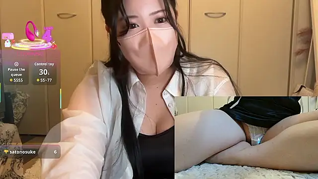    momo   0717 online show from 09-10-25, 12:37