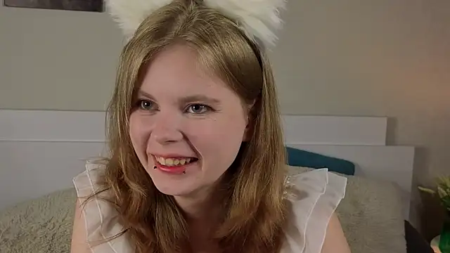 Snapshot of JulietteRain chatting on 06-11-26, 12:32 JulietteRain online show from 06-11-26, 12:32