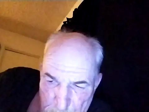 Snapshot of Rootpass222 chatting on 07-01-26, 10:04 Rootpass222 online show from 07-01-26, 10:04