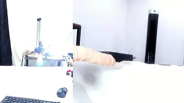 Snapshot of _Lia__Stone chatting on 02-19-26, 07:55 Lia Stone online show from 02-19-26, 07:55