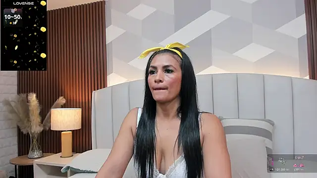 Mommy Naughty online show from 12-15-25, 11:16