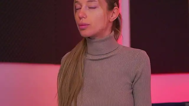 EllieRedd online show from 01-10-26, 03:57