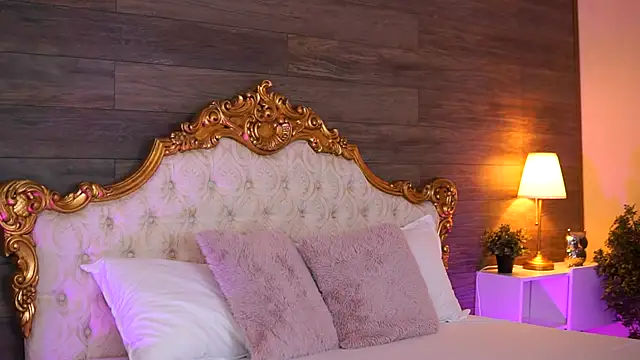 EllieRedd online show from 10-13-25, 09:00