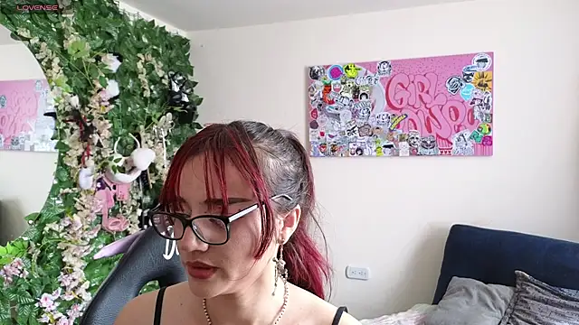 Snapshot of MiaVelvetDoll chatting on 05-23-26, 02:38 MiaVelvetDoll online show from 05-23-26, 02:38