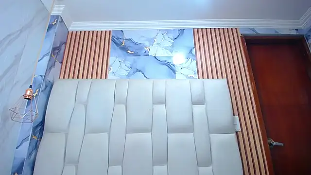 CharlotteSchmidtt online show from 01-08-26, 11:27