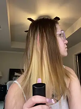 Snapshot of Riley_ray69 chatting on 02-04-26, 07:09 Riley ray69 online show from 02-04-26, 07:09