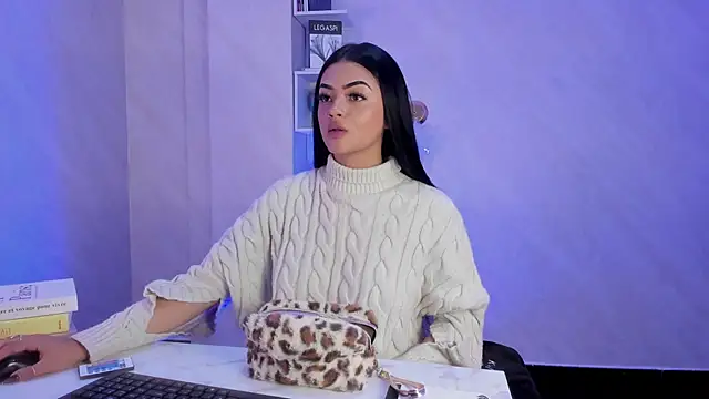 EmmaStonns online show from 10-06-25, 01:45