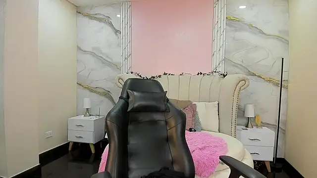 EmmaStonns online show from 06-19-26, 12:44