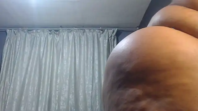 Snapshot of SEXYHUGEASS21 chatting on 05-03-26, 03:48 SEXYHUGEASS21 online show from 05-03-26, 03:48