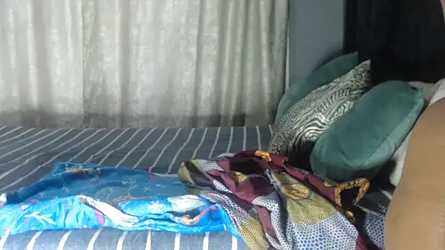 Snapshot of SEXYHUGEASS21 chatting on 09-11-25, 04:34 SEXYHUGEASS21 online show from 09-11-25, 04:34