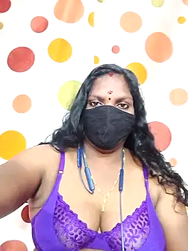 Snapshot of Tamil_Abinaya chatting on 10-15-25, 05:10 Tamil Abinaya online show from 10-15-25, 05:10