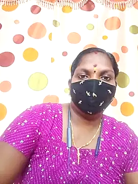 Snapshot of Tamil_Abinaya chatting on 10-19-25, 05:37 Tamil Abinaya online show from 10-19-25, 05:37