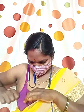 Snapshot of Tamil_Abinaya chatting on 11-13-25, 05:17 Tamil Abinaya online show from 11-13-25, 05:17