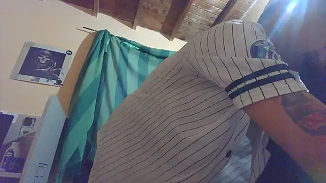 Juuaanp3 online show from 10-28-25, 12:37