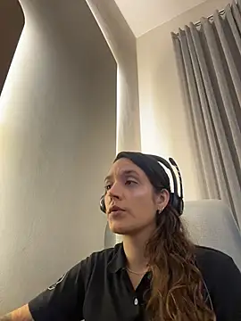 Sophia House  online show from 02-03-26, 01:38