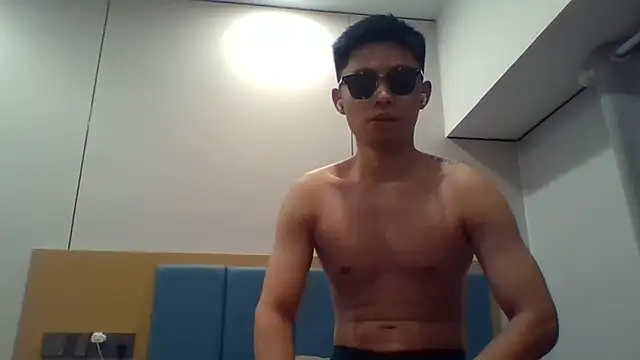 Snapshot of jensenyep chatting on 10-21-25, 04:39 jensenyep online show from 10-21-25, 04:39