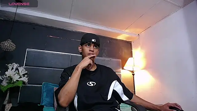 jhos padill online show from 11-22-25, 01:43