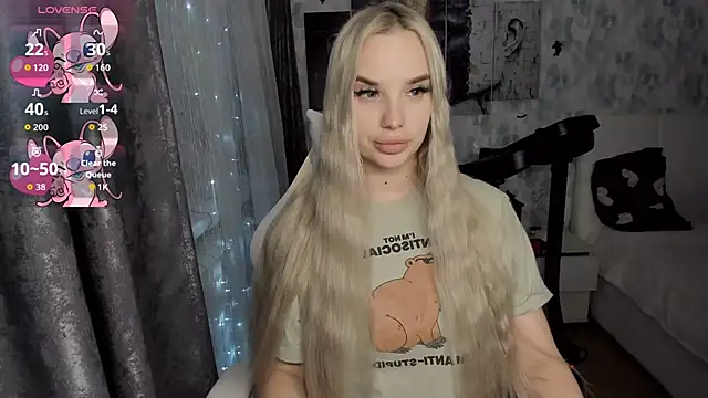 KiraKrox online show from 11-20-25, 06:19