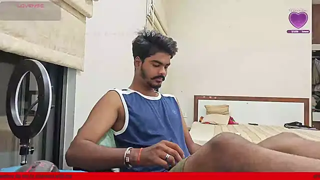 Snapshot of mrbuddy85 chatting on 10-14-25, 05:35 mrbuddy85 online show from 10-14-25, 05:35