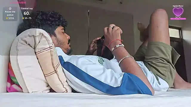 Snapshot of mrbuddy85 chatting on 09-11-25, 11:43 mrbuddy85 online show from 09-11-25, 11:43