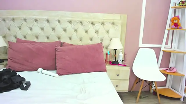 Snapshot of merlyaluna chatting on 09-29-25, 02:34 merlyaluna online show from 09-29-25, 02:34