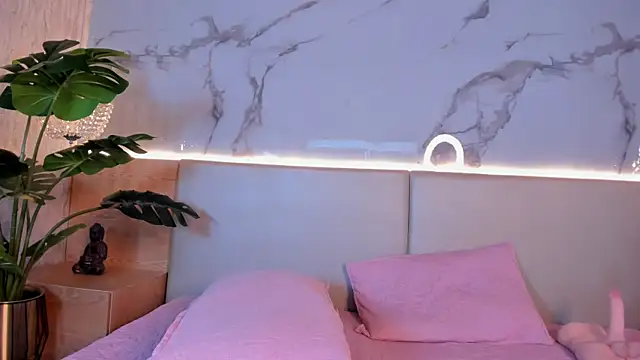 Celeste-Evanns online show from 10-27-25, 08:10