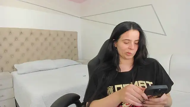 ChannelWhite  online show from 09-29-25, 10:37