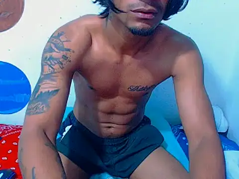 Snapshot of davidcutterr chatting on 10-20-25, 03:12 davidcutterr online show from 10-20-25, 03:12