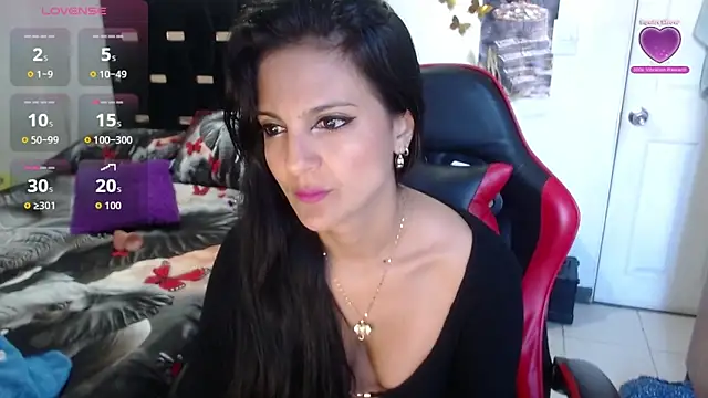 BasmaHernandez online show from 11-25-25, 01:11