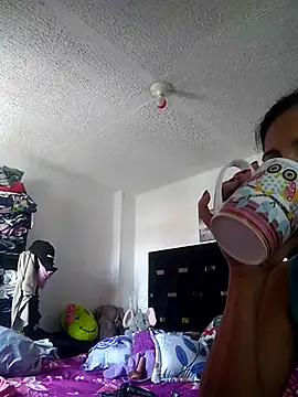 Snapshot of BasmaHernandez chatting on 07-24-26, 02:35 BasmaHernandez online show from 07-24-26, 02:35