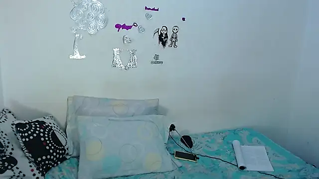 Snapshot of EvaHarryy chatting on 05-15-26, 11:58 EvaHarryy online show from 05-15-26, 11:58