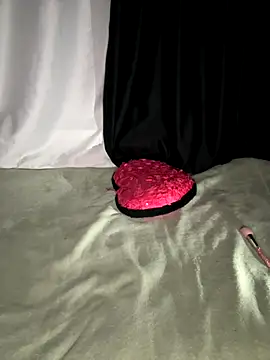 milagros0 online show from 11-08-25, 10:46