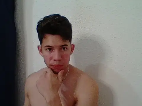 Snapshot of Maxtaylor18 chatting on 10-28-25, 05:29 Maxtaylor18 online show from 10-28-25, 05:29