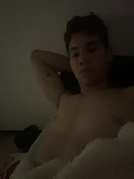 Snapshot of Maxtaylor18 chatting on 10-09-25, 05:52 Maxtaylor18 online show from 10-09-25, 05:52