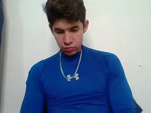 Snapshot of Maxtaylor18 chatting on 10-16-25, 04:21 Maxtaylor18 online show from 10-16-25, 04:21