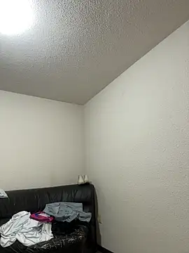 Maxtaylor18 online show from 11-20-25, 02:34