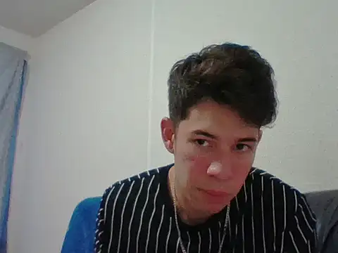 Snapshot of Maxtaylor18 chatting on 11-06-25, 11:53 Maxtaylor18 online show from 11-06-25, 11:53