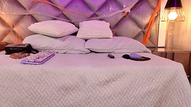 gemma sm online show from 10-19-25, 03:09