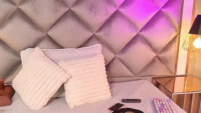 gemma sm online show from 10-13-25, 03:08