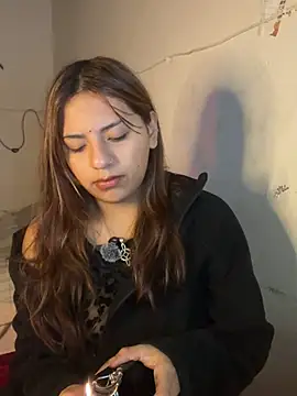 Snapshot of SoftLady_S33 chatting on 05-25-26, 02:27 SoftLady S33 online show from 05-25-26, 02:27